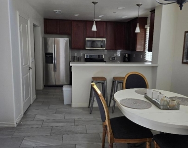 52430 Hawthorn Court - Photo Thumbnail 13