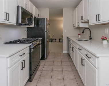 423 Kings Highway - Photo Thumbnail 6