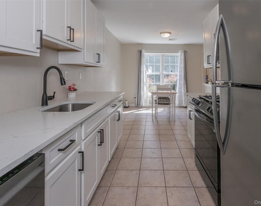 423 Kings Highway - Photo Thumbnail 7