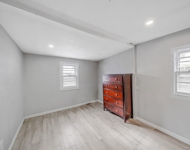 158 Mohawk Street - Photo Thumbnail 9