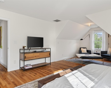 231 Lake Road - Photo Thumbnail 16