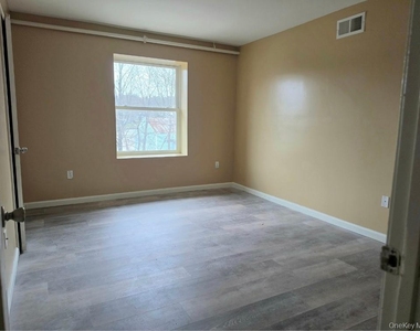 13 Lake Street - Photo Thumbnail 4