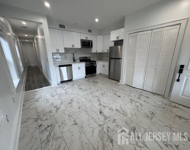 16 North Avenue W - Photo Thumbnail 12