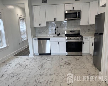 16 North Avenue W - Photo Thumbnail 9