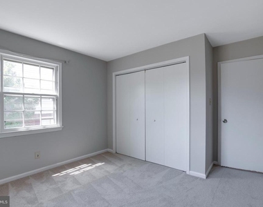 322 Clay Street - Photo Thumbnail 3