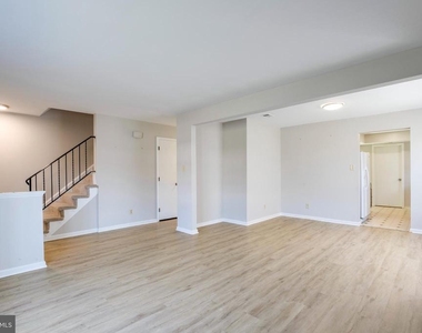 322 Clay Street - Photo Thumbnail 5