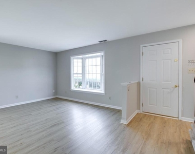 322 Clay Street - Photo Thumbnail 8
