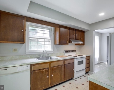 322 Clay Street - Photo Thumbnail 36