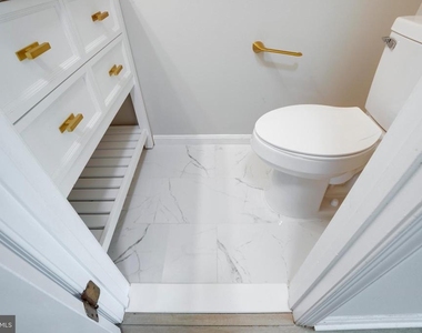 322 Clay Street - Photo Thumbnail 24