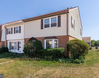 322 Clay Street - Photo Thumbnail 2