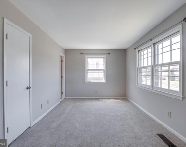322 Clay Street - Photo Thumbnail 28