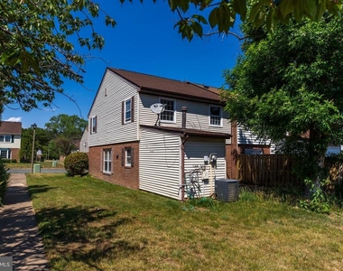 322 Clay Street - Photo Thumbnail 10