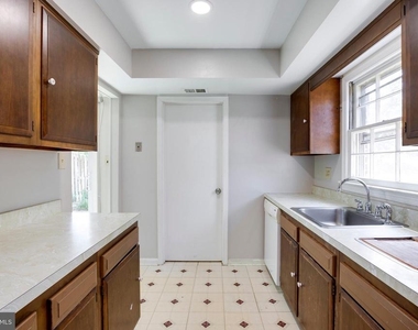322 Clay Street - Photo Thumbnail 33