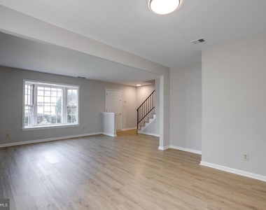 322 Clay Street - Photo Thumbnail 4