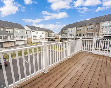 2056 Alder Lane - Photo Thumbnail 32