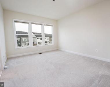 2056 Alder Lane - Photo Thumbnail 16