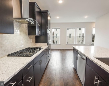 2056 Alder Lane - Photo Thumbnail 9