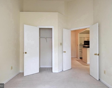 7705 Lafayette Forest Drive - Photo Thumbnail 15