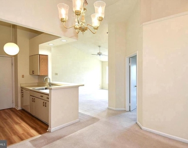 7705 Lafayette Forest Drive - Photo Thumbnail 8
