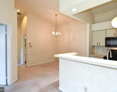 7705 Lafayette Forest Drive - Photo Thumbnail 9
