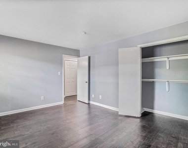 330 Brock Square - Photo Thumbnail 12