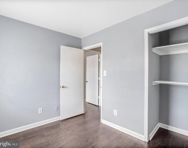 330 Brock Square - Photo Thumbnail 14