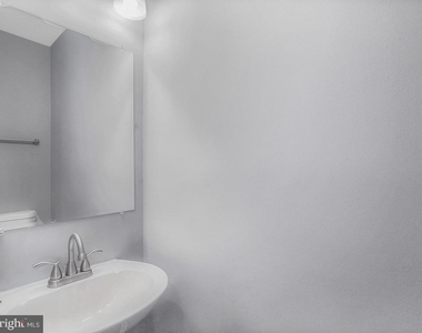 330 Brock Square - Photo Thumbnail 7
