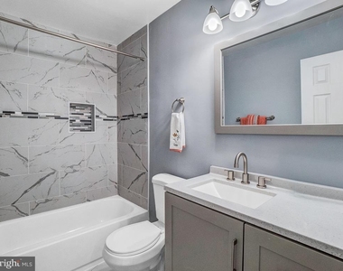 330 Brock Square - Photo Thumbnail 11