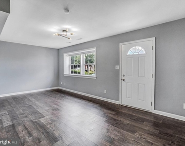330 Brock Square - Photo Thumbnail 10