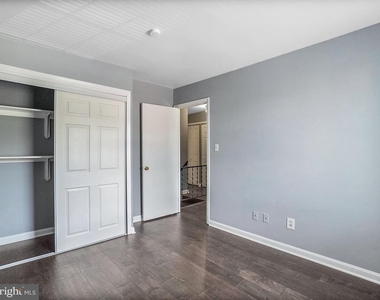 330 Brock Square - Photo Thumbnail 16