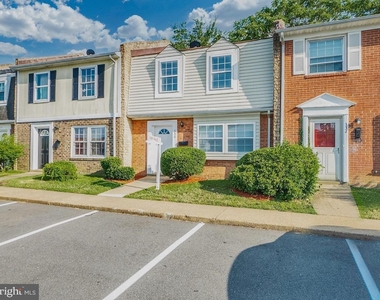 330 Brock Square - Photo Thumbnail 1
