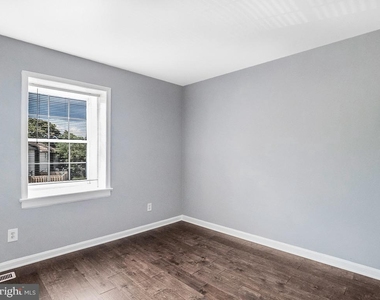 330 Brock Square - Photo Thumbnail 17