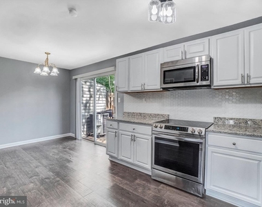 330 Brock Square - Photo Thumbnail 4