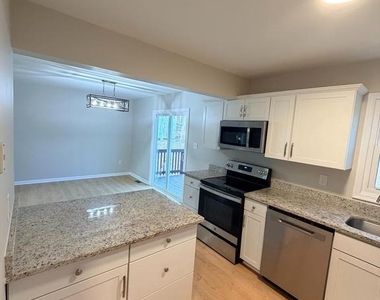 203 Sea Cliff Drive - Photo Thumbnail 2