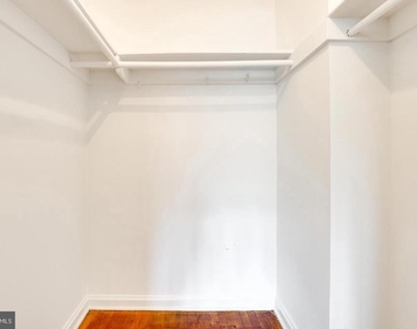 502 N Mansfield Street N - Photo Thumbnail 24