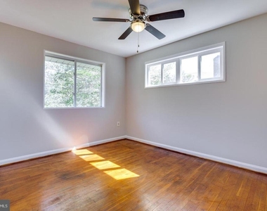 502 N Mansfield Street N - Photo Thumbnail 19