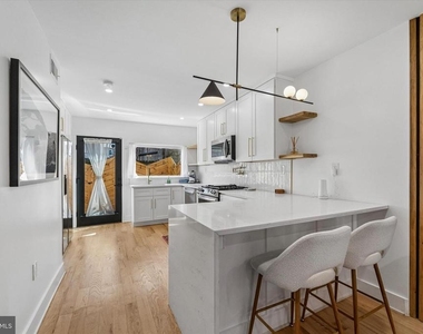 2565 Tulip Street - Photo Thumbnail 4