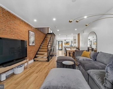 2565 Tulip Street - Photo Thumbnail 1