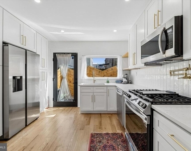 2565 Tulip Street - Photo Thumbnail 6