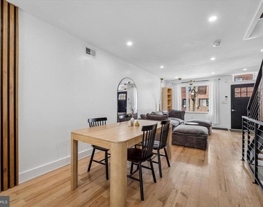 2565 Tulip Street - Photo Thumbnail 3