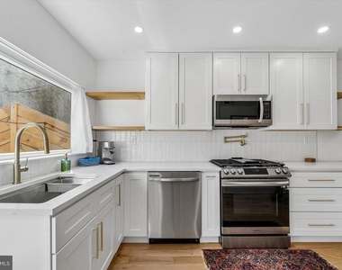 2565 Tulip Street - Photo Thumbnail 5