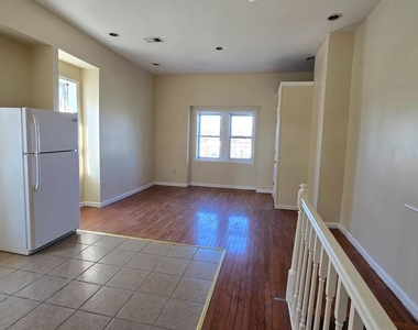 4625 N Broad Street - Photo Thumbnail 8