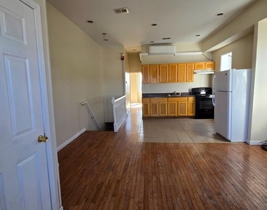 4625 N Broad Street - Photo Thumbnail 1