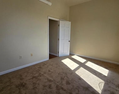 4625 N Broad Street - Photo Thumbnail 14