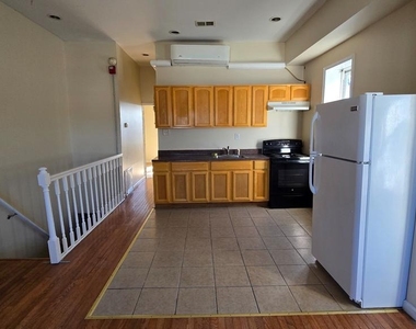 4625 N Broad Street - Photo Thumbnail 6