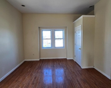 4625 N Broad Street - Photo Thumbnail 7