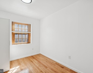 1223 Spruce Street - Photo Thumbnail 14