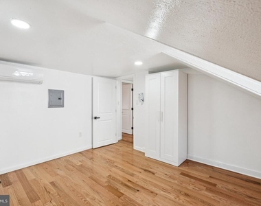 1223 Spruce Street - Photo Thumbnail 31