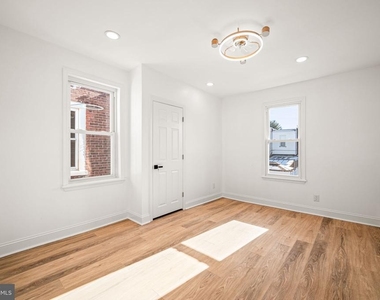 6128 Chestnut Street - Photo Thumbnail 8