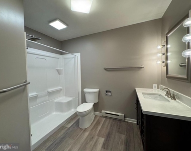 235 S Ridge Avenue - Photo Thumbnail 12